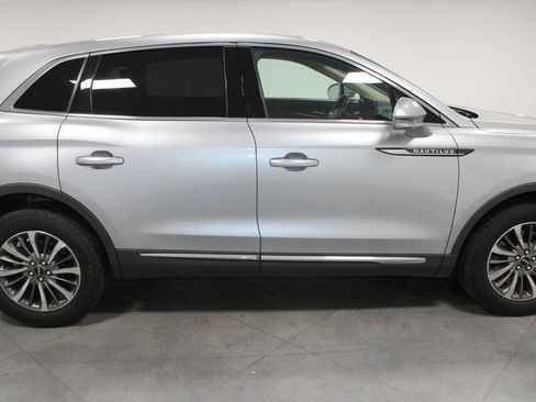 Used 2023 Lincoln Nautilus Reserve FWD image 11
