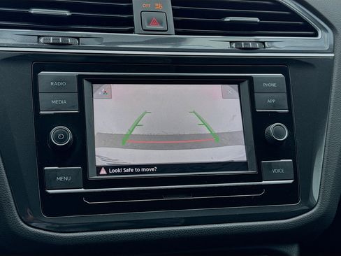 Used 2021 Volkswagen Tiguan S image 10