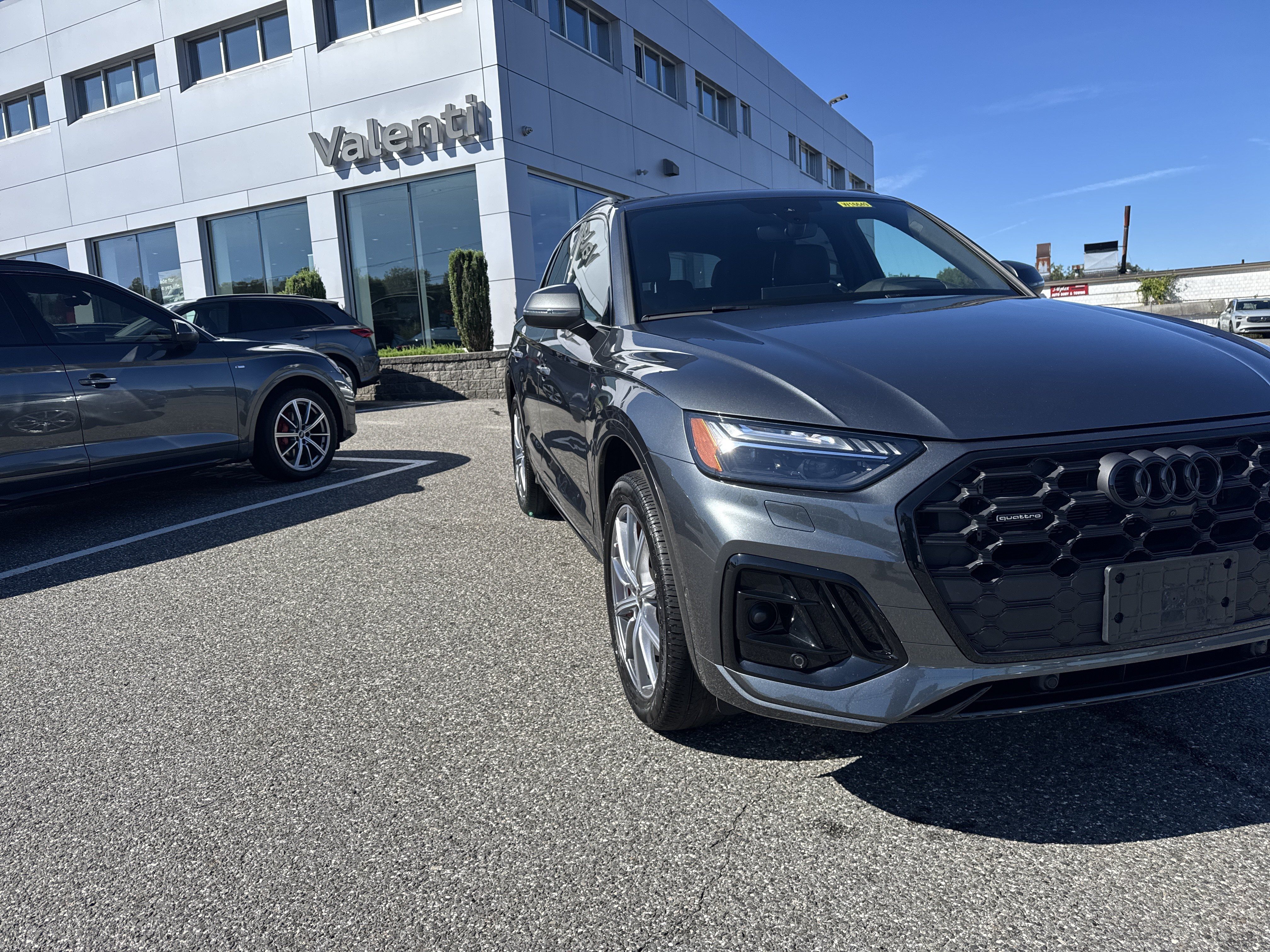 Used 2024 Audi Q5 e Prestige w/ Prestige Package AWD/4WD image 1