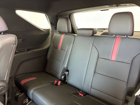 New 2027 Chevrolet Traverse RS w/ LPO, Floor Liner Package FWD image 45