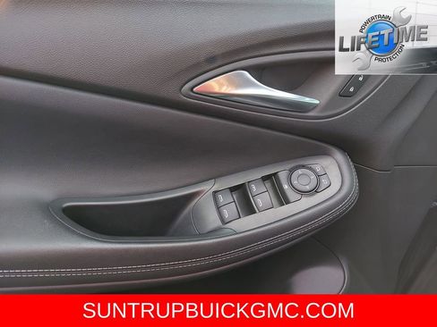 Used 2024 Buick Encore GX Sport Touring image 17