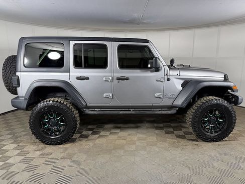 Used 2018 Jeep Wrangler Unlimited Sport S AWD/4WD image 11