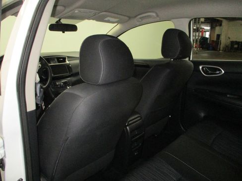 Used 2019 Nissan Sentra SV image 11