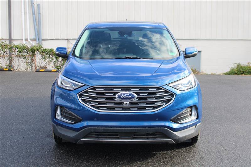 Used 2022 Ford Edge Titanium w/ Equipment Group 301A AWD/4WD image 3