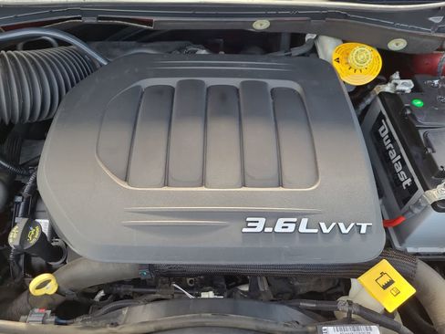 Used 2018 Dodge Grand Caravan GT image 17