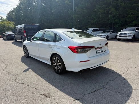 Used 2022 Honda Civic EX image 5