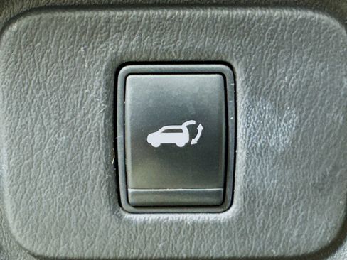 Used 2013 Nissan Pathfinder SL FWD image 33