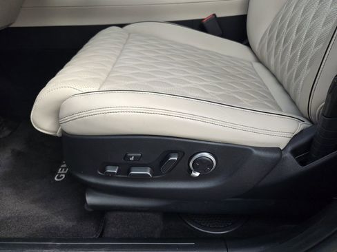 Used 2023 Genesis GV70 3.5T Sport w/ Sport Prestige Package image 27