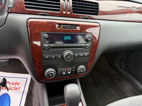 Used 2009 Chevrolet Impala LT FWD image 13