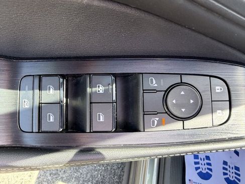Used 2024 Nissan Rogue SV AWD/4WD image 13