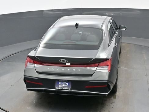 Certified 2025 Hyundai Elantra SEL image 37