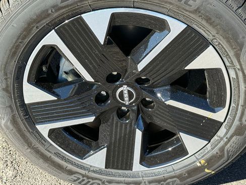 New 2026 Nissan Kicks SV image 9