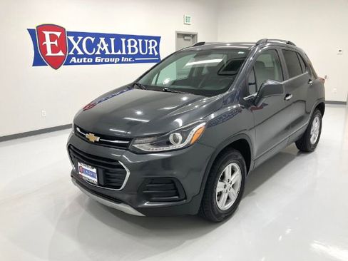 Used 2018 Chevrolet Trax LT w/ LT Convenience Package image 8