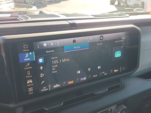 Used 2025 Jeep Wrangler Sport S image 20