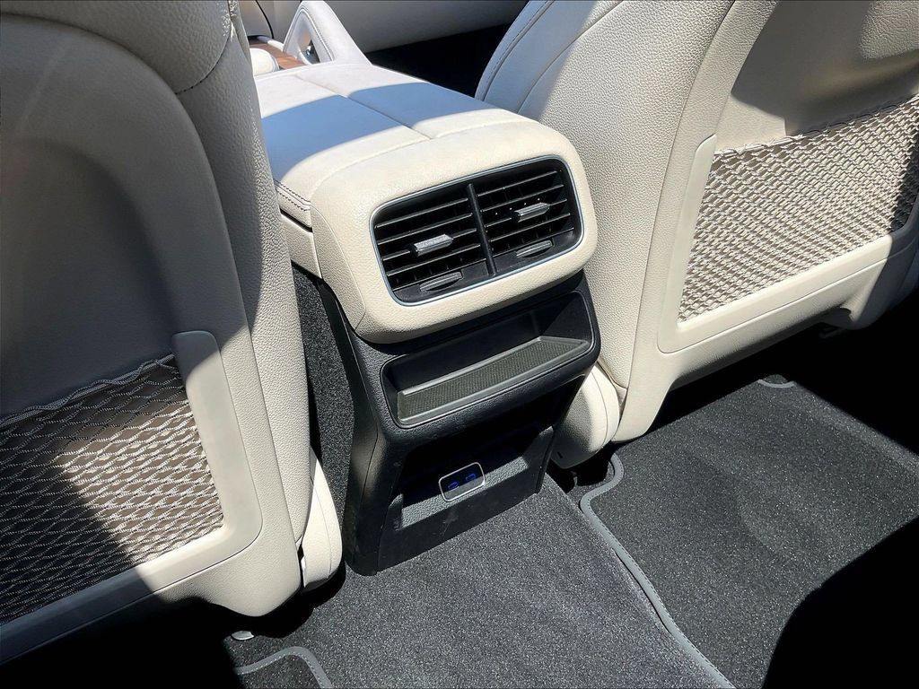 Certified 2025 Mercedes-Benz GLE 450 4MATIC w/ AMG Line Exterior image 12