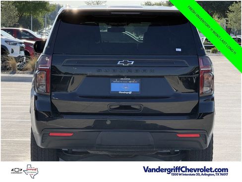Certified 2024 Chevrolet Suburban Z71 w/ Luxury Package AWD/4WD image 4