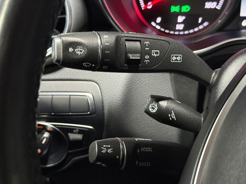 Used 2018 Mercedes-Benz GLC 300 4MATIC image 26