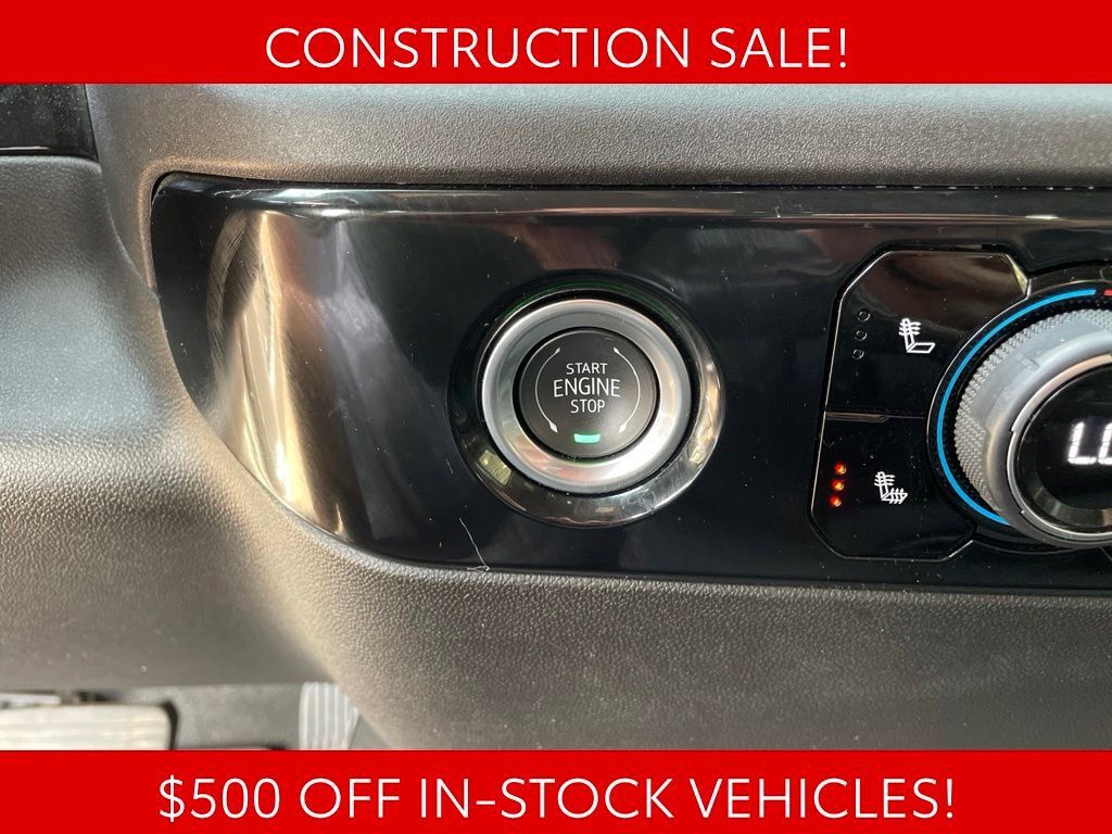 Used 2024 Chevrolet Silverado 1500 LT AWD/4WD image 28