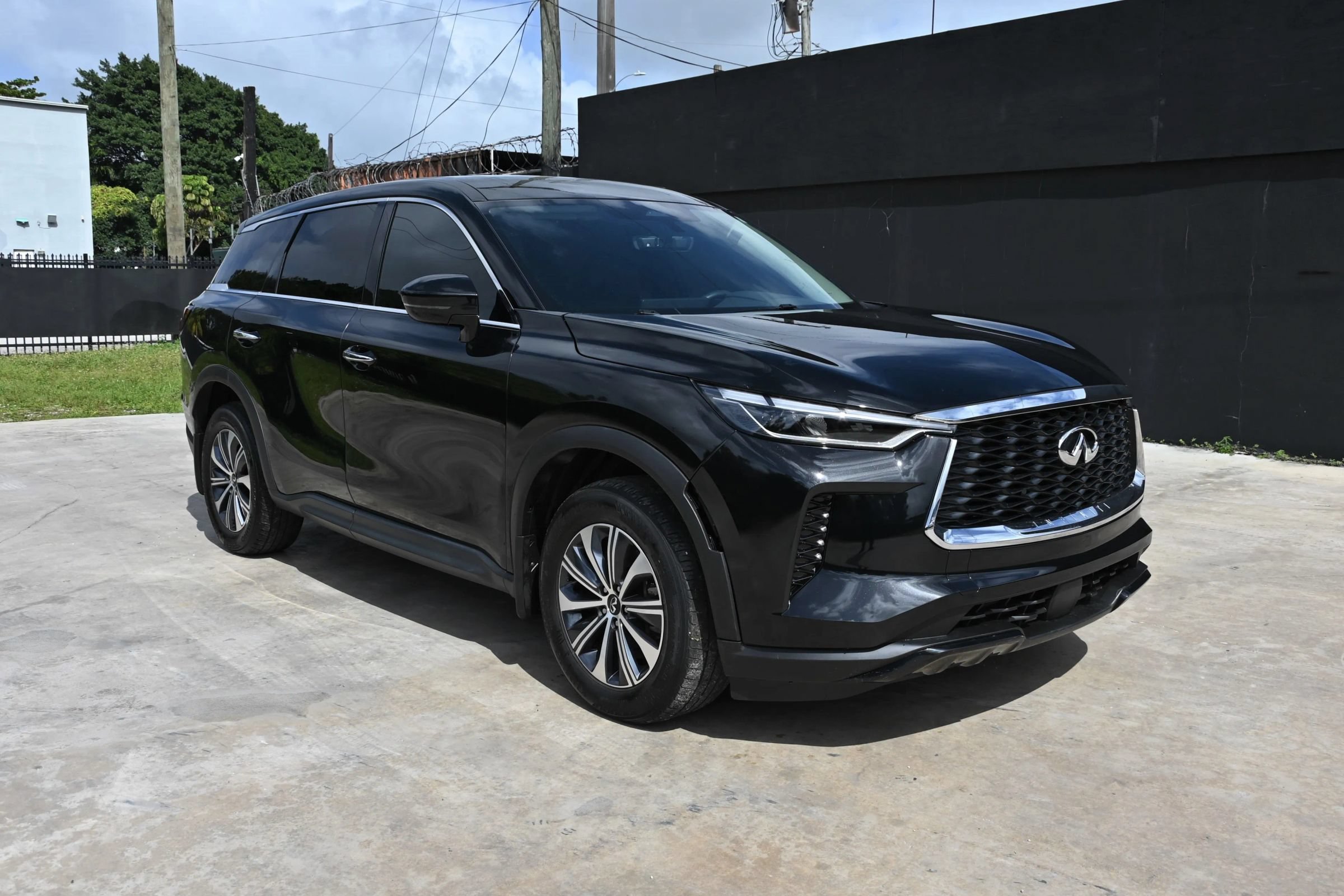 Used 2025 INFINITI QX60 Pure FWD image 3