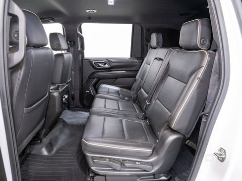 Used 2021 GMC Yukon XL SLT RWD image 32