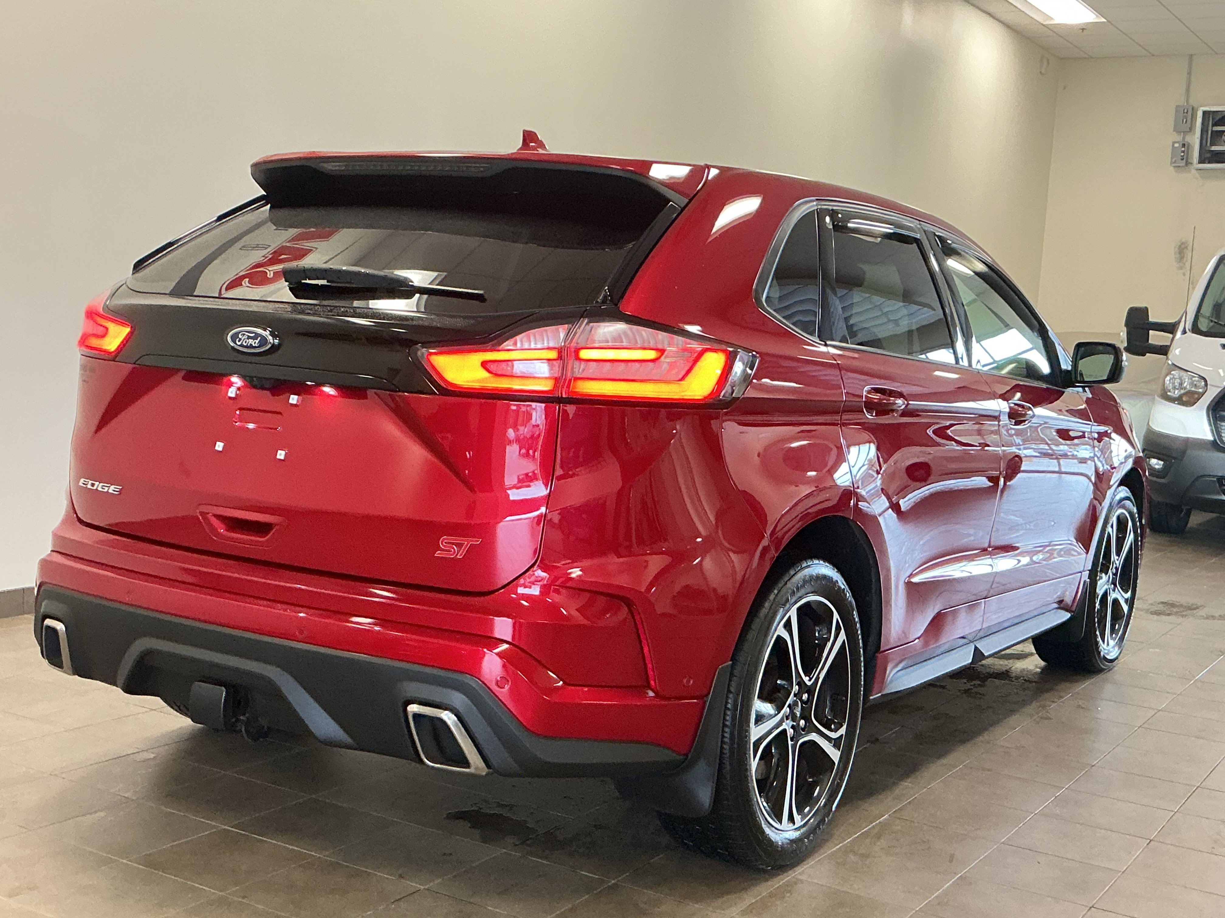 Used 2020 Ford Edge ST w/ Equipment Group 401A AWD/4WD image 8