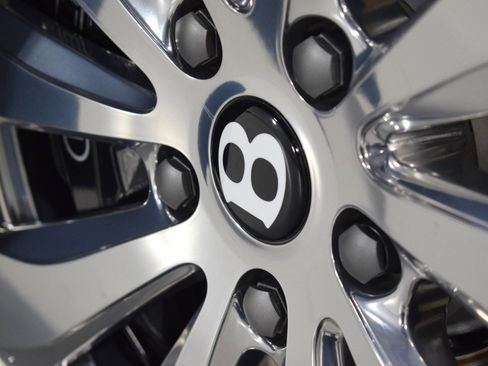 Certified 2020 Bentley Flying Spur W12 image 18