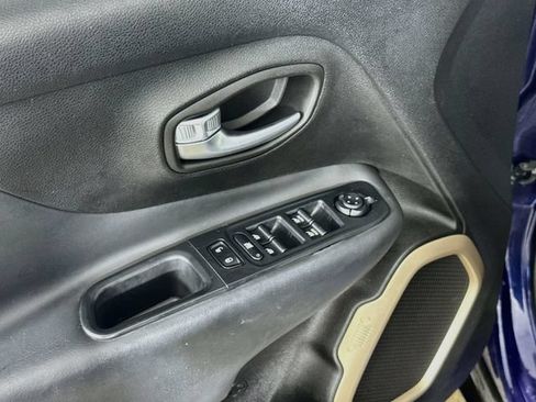 Used 2016 Jeep Renegade Limited AWD/4WD image 20