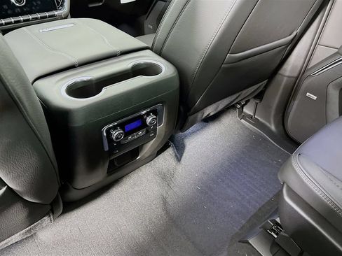 New 2026 GMC Yukon XL Denali w/ Sun & Power Step Package AWD/4WD image 25