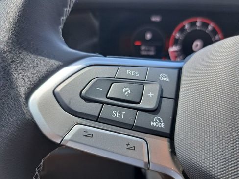 New 2026 Volkswagen Tiguan SE FWD image 14