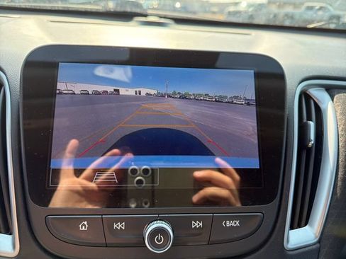 Used 2025 Chevrolet Malibu LT FWD image 21