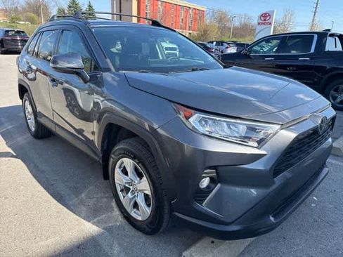 Used 2021 Toyota RAV4 XLE image 2