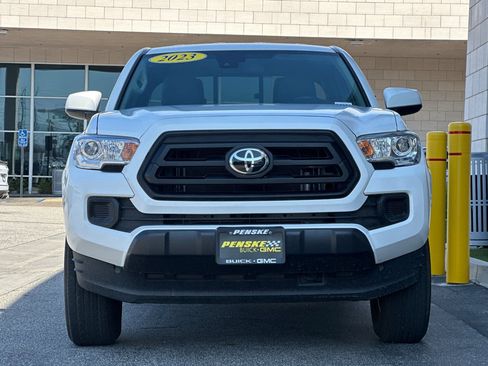 Used 2023 Toyota Tacoma SR image 9