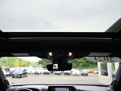 Used 2021 Toyota Highlander XSE AWD/4WD image 15