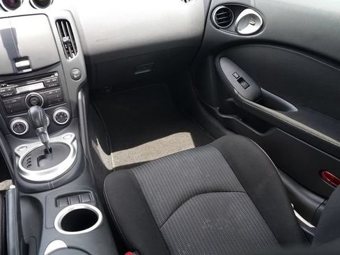 Used 2009 Nissan 370Z Coupe RWD image 20