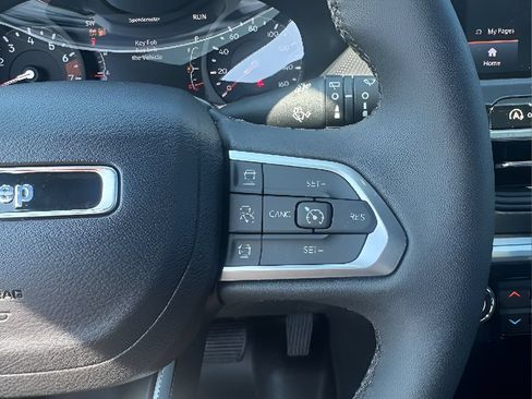 Used 2026 Jeep Compass Limited AWD/4WD image 15