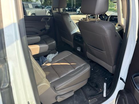 Used 2020 GMC Yukon XL Denali w/ Denali Premium Package AWD/4WD image 9