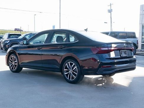 New 2026 Volkswagen Jetta SE image 4