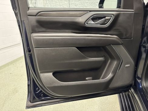 Used 2023 GMC Yukon XL AT4 w/ Technology Package image 14