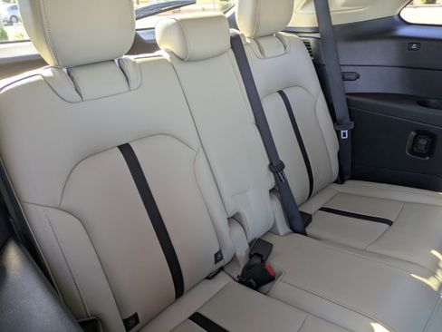 Used 2024 MAZDA CX-90 3.3 Turbo w/ Preferred Package image 15