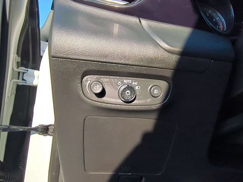 Used 2023 Buick Encore GX Select w/ Sport Touring Package FWD image 17
