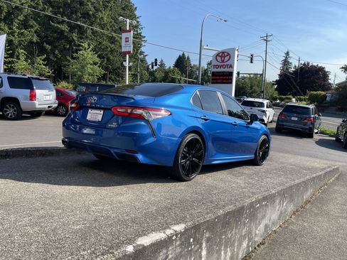 Used 2018 Toyota Camry SE FWD image 7
