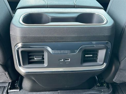 New 2025 GMC Sierra 1500 Elevation image 16