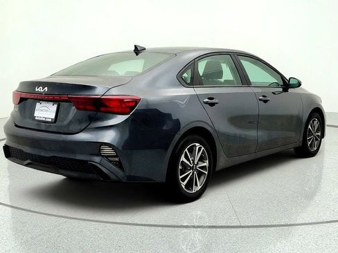 Used 2023 Kia Forte LXS w/ LXS Technology Package FWD image 5