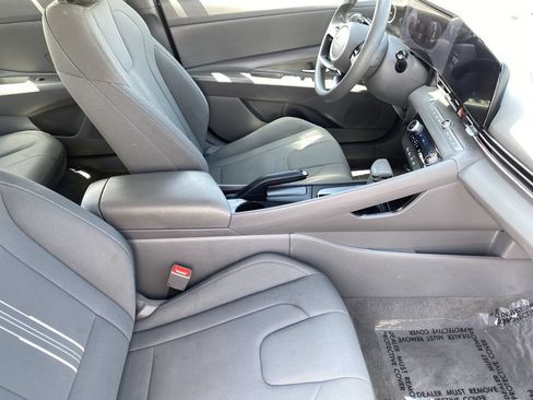 Used 2024 Hyundai Elantra SEL FWD image 10