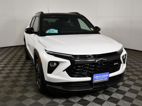 Used 2025 Chevrolet TrailBlazer RS w/ Convenience Package AWD/4WD image 3