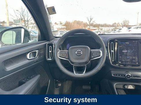 Used 2023 Volvo C40 P8 Recharge Ultimate image 14