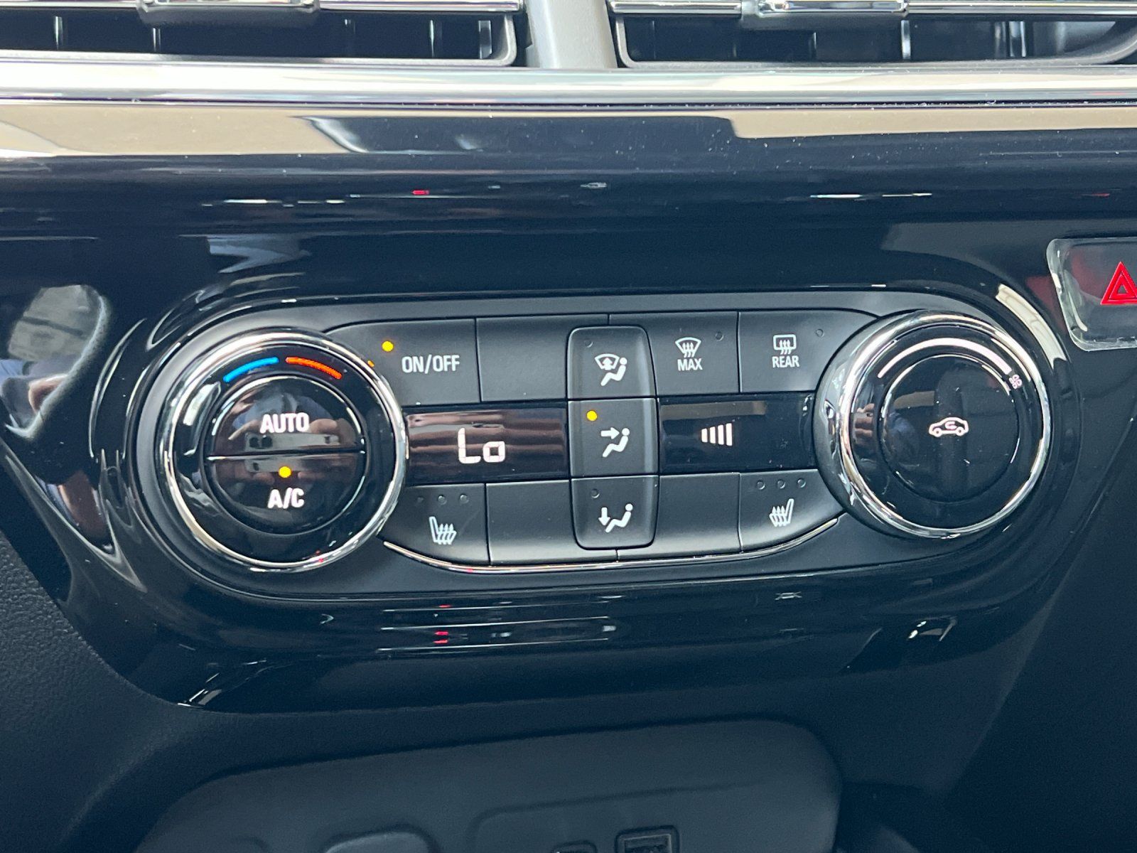 New 2026 Chevrolet Trax RS w/ Driver Confidence Package FWD image 20