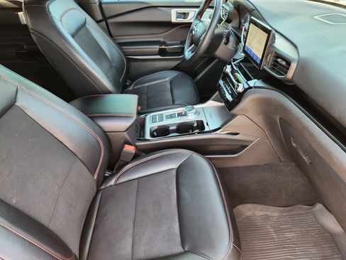 Used 2023 Ford Explorer ST-Line w/ Class IV Trailer Tow Package image 15