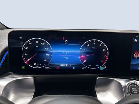 Used 2025 Mercedes-Benz GLB 250 4MATIC image 17