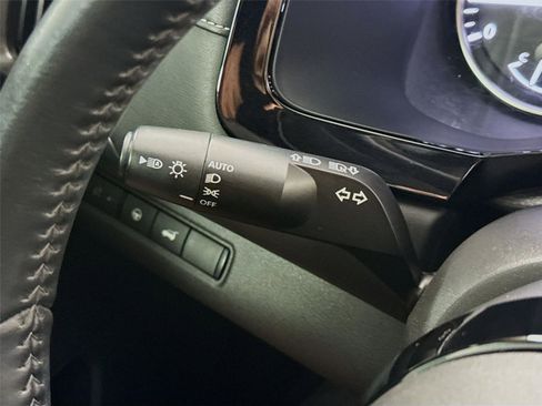 Used 2023 Nissan Pathfinder SL w/ SL Premium Package FWD image 5